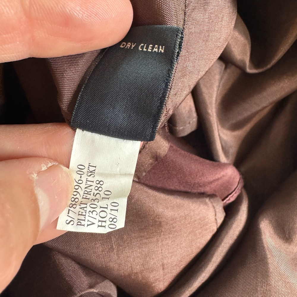 Banana Republic Burgundy Silk Pleated Skirt with Pockets Size 6 - Picture 5 of 5